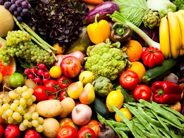 Nhiều rau xanh hoa quả tươi là một chế độ ăn lành mạnh