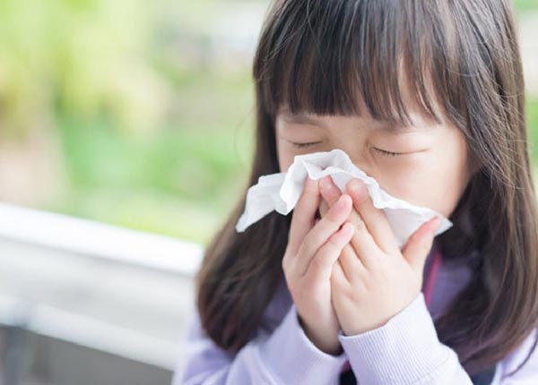 Trẻ nhỏ dễ bị cúm vì sức đề kháng và hệ miễn dịch còn yếu