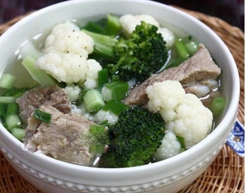 Món canh súp lơ bò viên giúp giảm cân hiệu quả