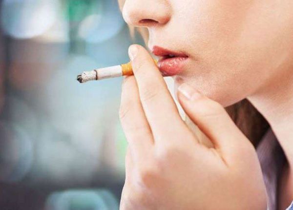 Hút thuốc lá gây ảnh hưởng xấu đến xương cốt